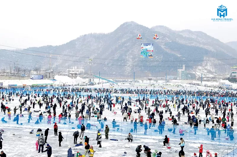 Lễ hội c&acirc;u c&aacute; tr&ecirc;n băng Hwacheon Sancheoneo