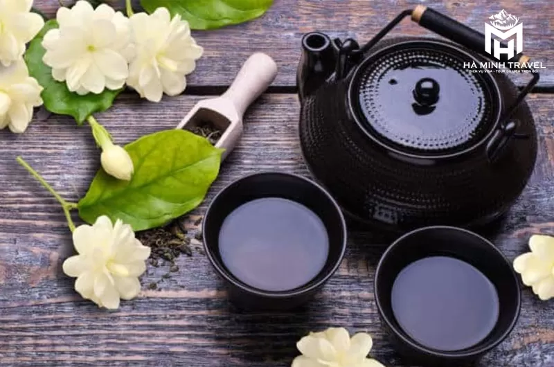 Tr&agrave; hoa nh&agrave;i Trung Quốc