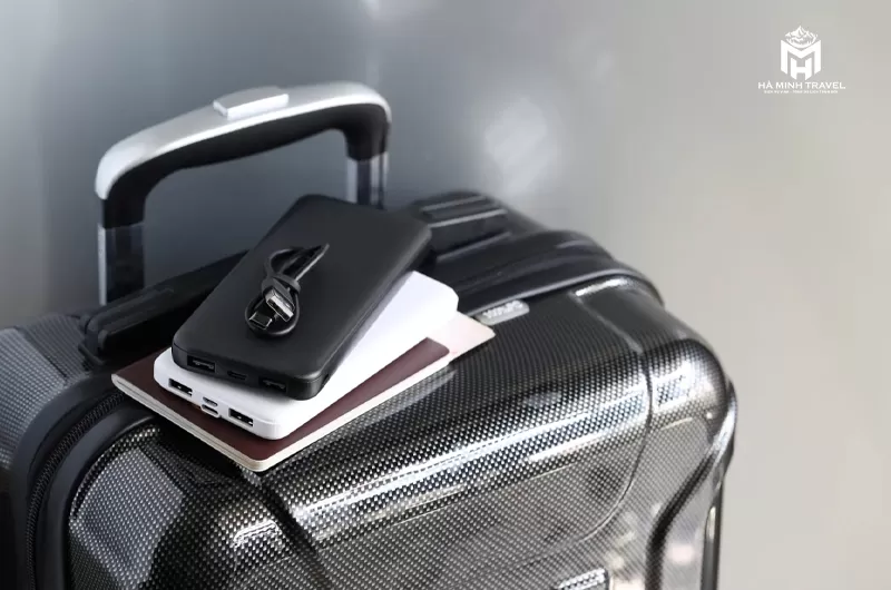 Kh&ocirc;ng để sạc dự ph&ograve;ng trong h&agrave;nh l&yacute; k&yacute; gửi