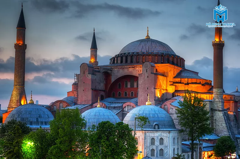 Tour Thổ Nhĩ Kỳ: ÇANAKKALE – KUŞADASI – PAMUKKALE – CAPPADOCİA – ISTANBUL (8N7Đ)